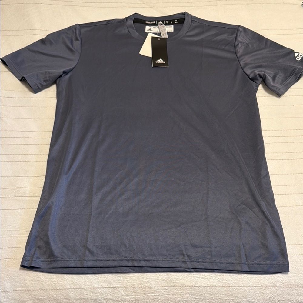Adidas Men's Gray Short Sleeve Athletic T-Shirt Size Medium NWT - Activewear